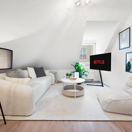 Malu Rooms - Im Stadtzentrum, Smarttv, Netflix, 24H Checkin Ludwigsburg Esterno foto