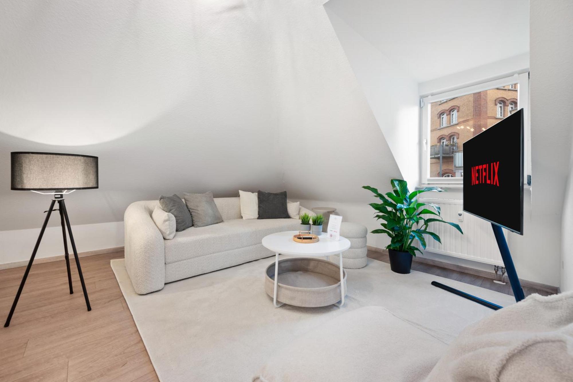 Malu Rooms - Im Stadtzentrum, Smarttv, Netflix, 24H Checkin Ludwigsburg Esterno foto