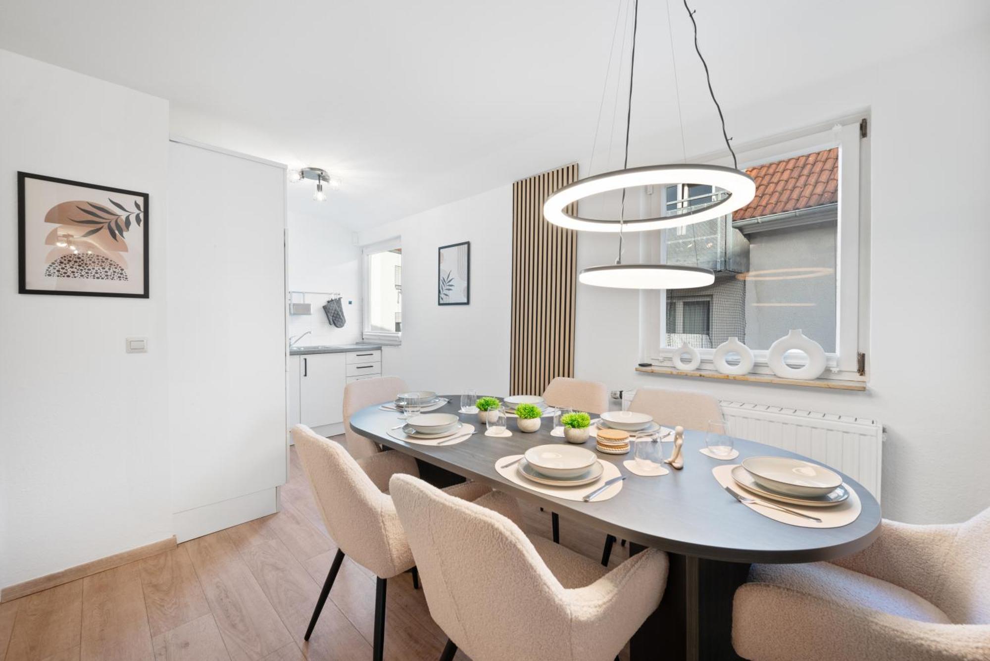 Malu Rooms - Im Stadtzentrum, Smarttv, Netflix, 24H Checkin Ludwigsburg Esterno foto