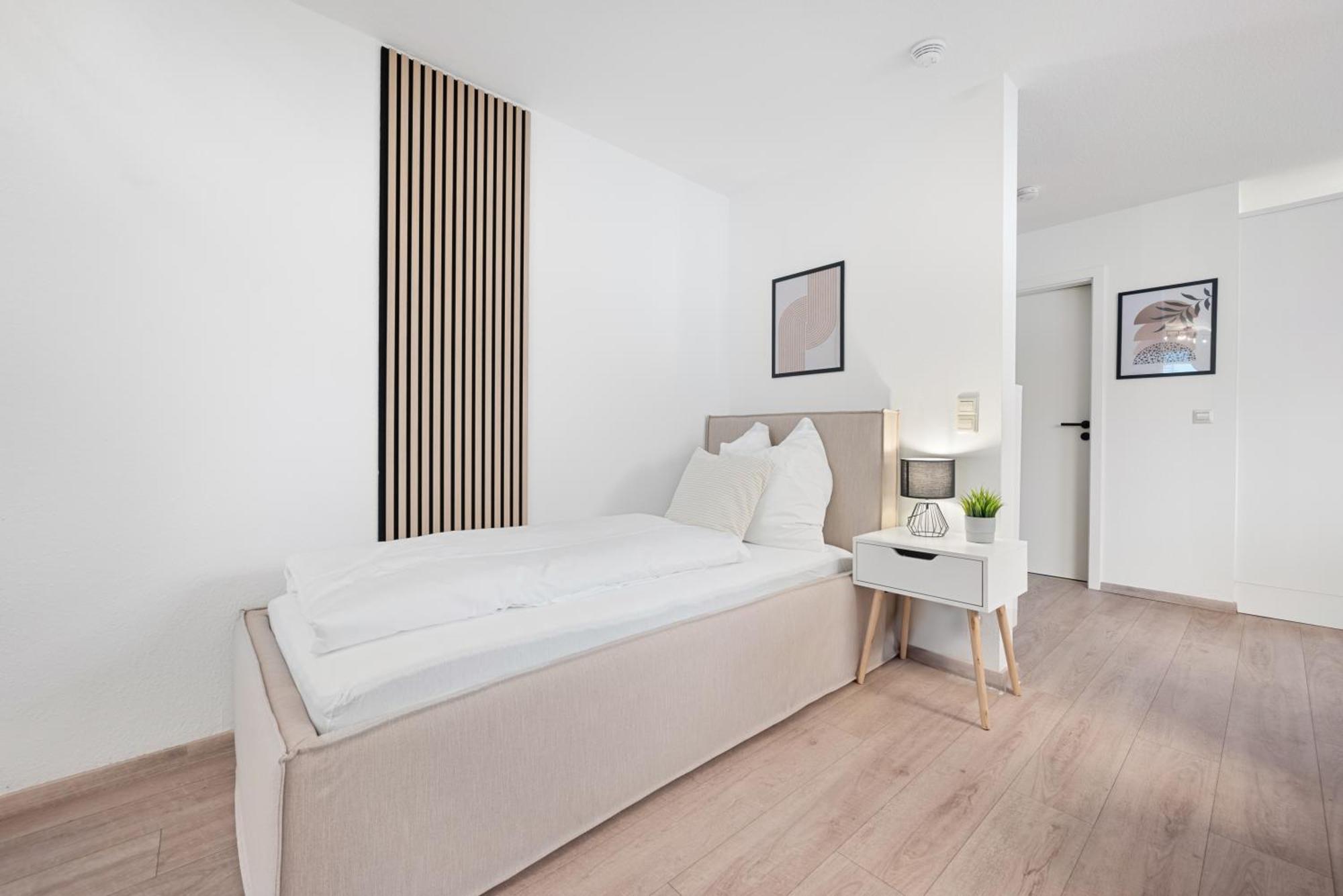 Malu Rooms - Im Stadtzentrum, Smarttv, Netflix, 24H Checkin Ludwigsburg Esterno foto