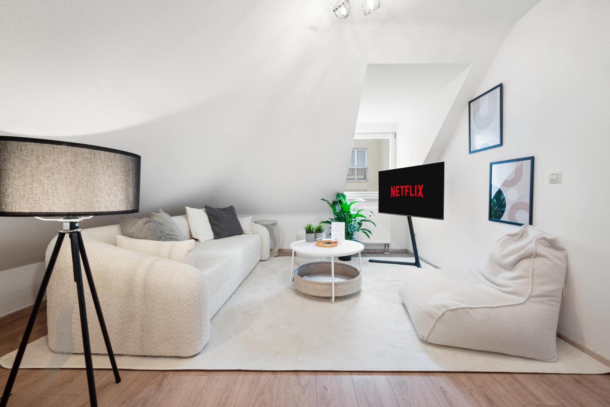 Malu Rooms - Im Stadtzentrum, Smarttv, Netflix, 24H Checkin Ludwigsburg Esterno foto